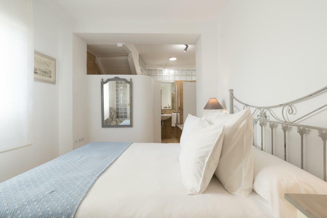 Apartamento Con Encanto En Primera Linea De Playa Malaga Exterior photo